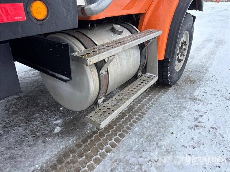 Sterling L9500 6x4 Rollback Truck Bergungsfahrzeuge