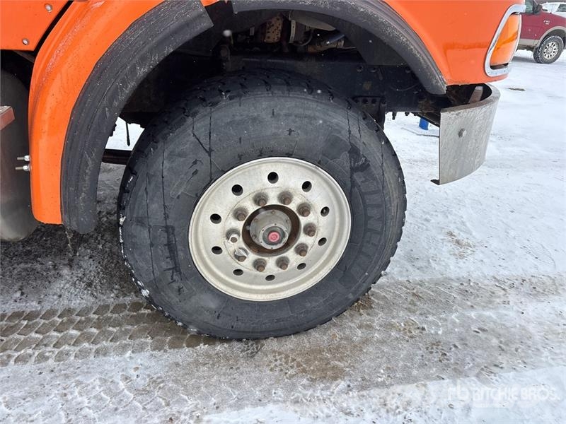 Sterling L9500 6x4 Rollback Truck Bergungsfahrzeuge