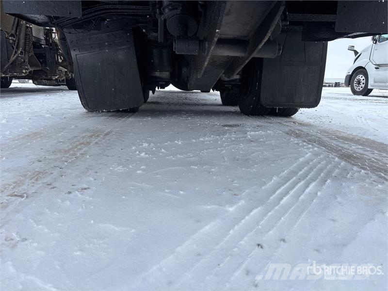 Sterling L9500 6x4 Rollback Truck Bergungsfahrzeuge