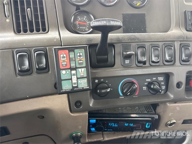 Sterling L9500 6x4 Rollback Truck Bergungsfahrzeuge