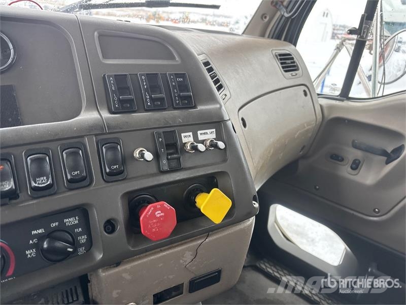 Sterling L9500 6x4 Rollback Truck Bergungsfahrzeuge