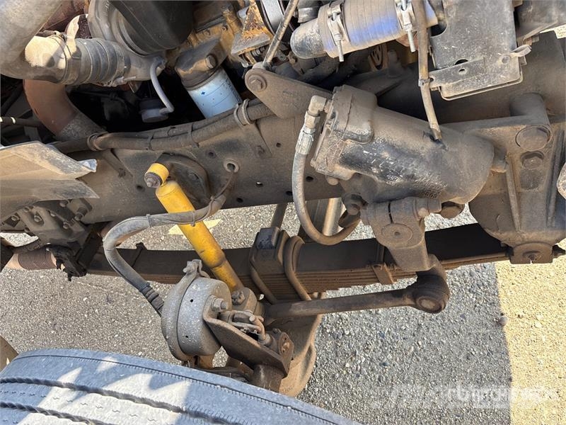 Sterling LT7500 شاحنات مسطحة/مفصلية الجوانب