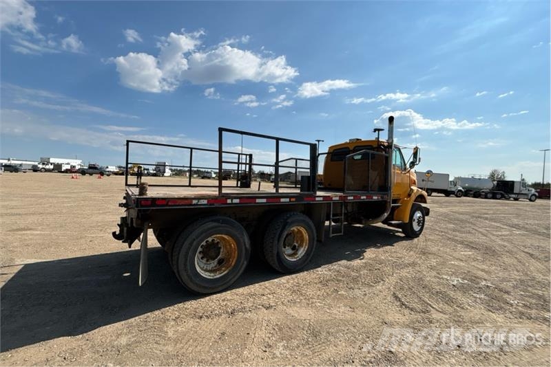 Sterling LT7500 شاحنات مسطحة/مفصلية الجوانب