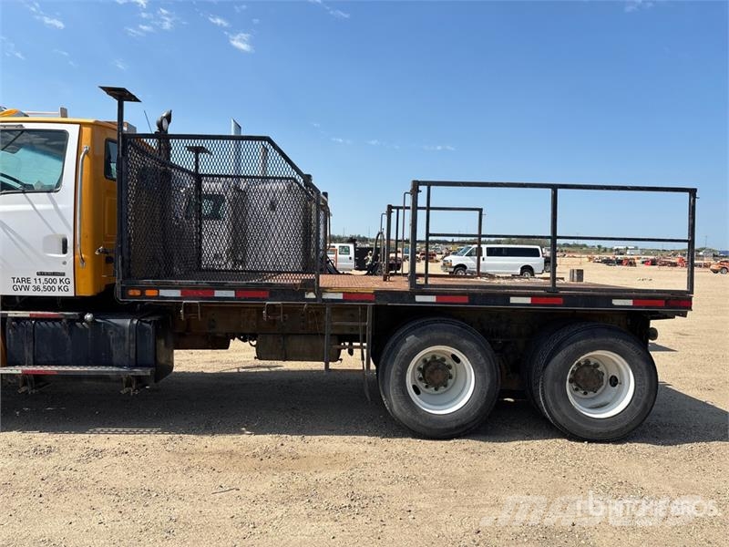 Sterling LT7500 شاحنات مسطحة/مفصلية الجوانب