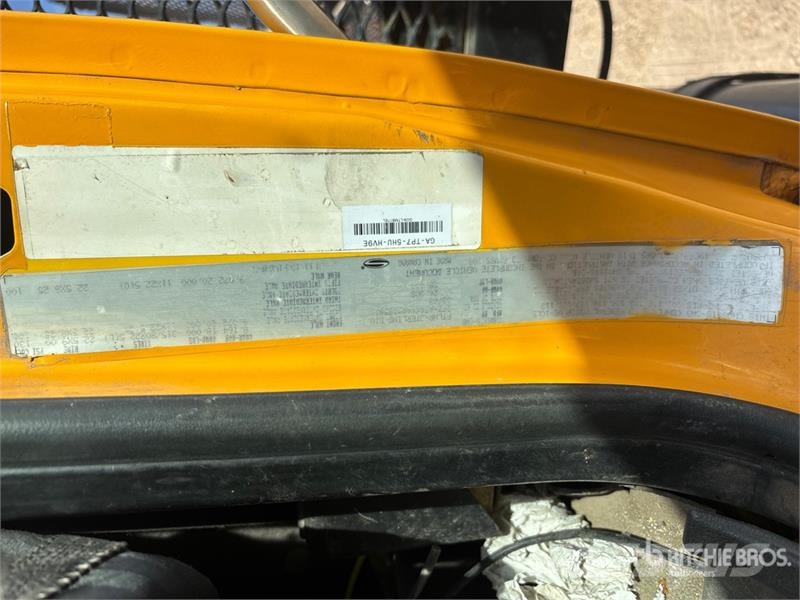 Sterling LT7500 شاحنات مسطحة/مفصلية الجوانب
