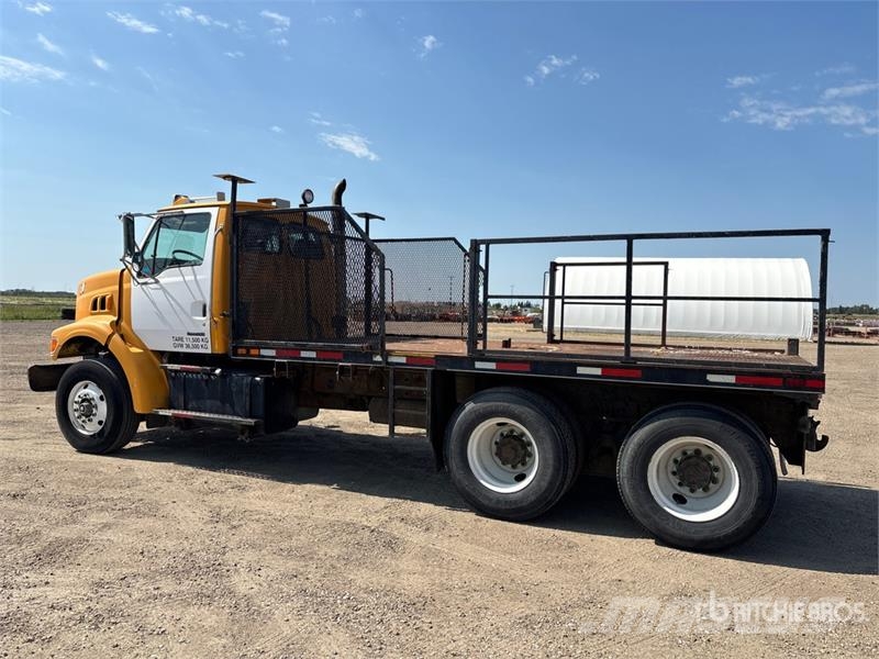 Sterling LT7500 شاحنات مسطحة/مفصلية الجوانب