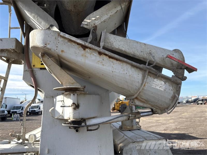 Sterling LT9500 Concrete trucks