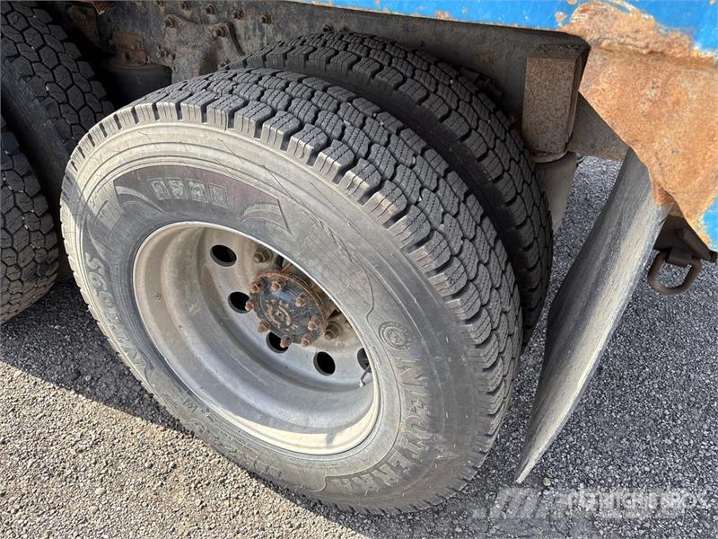 Sterling LT9500 Wywrotki