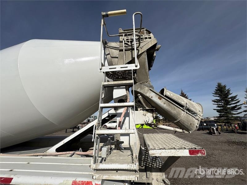 Sterling LT9500 Concrete trucks