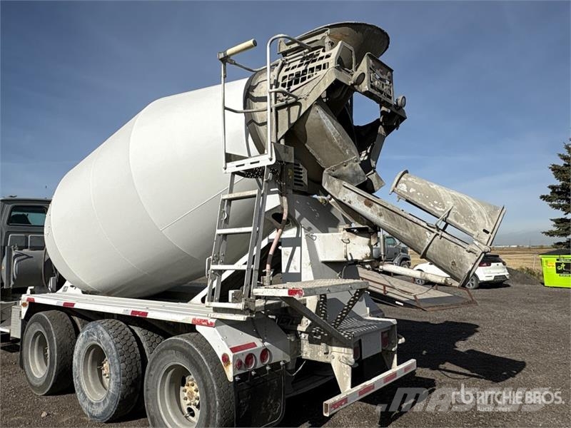 Sterling LT9500 Concrete trucks
