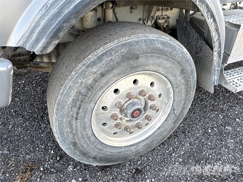Sterling LT9500 Kamioni mešalice za beton