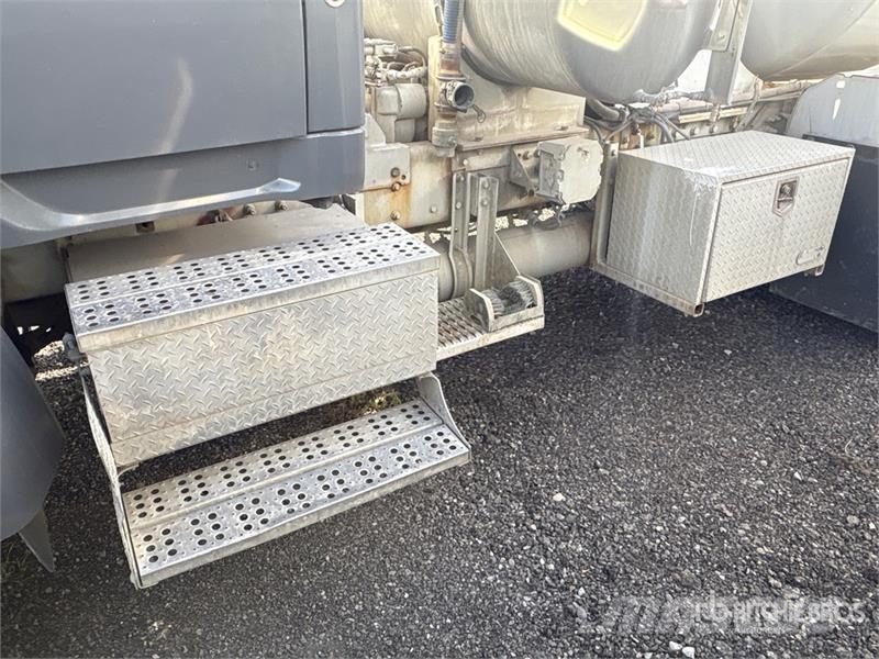 Sterling LT9500 Kamioni mešalice za beton