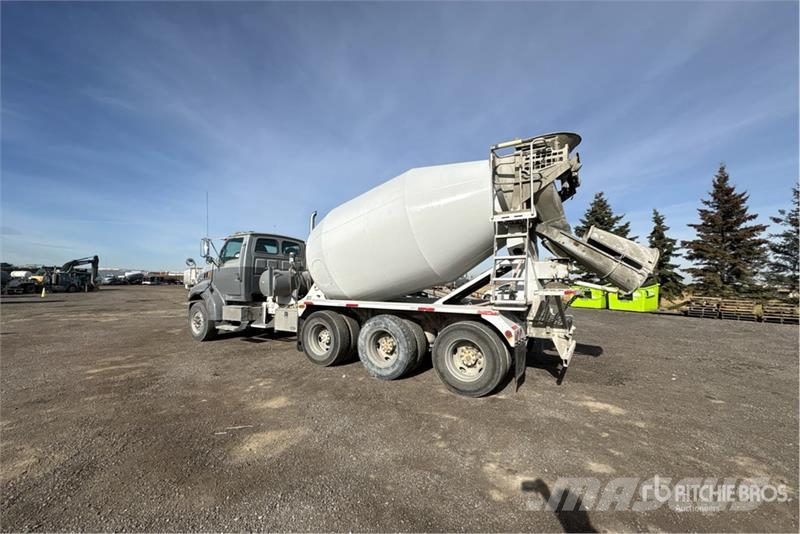 Sterling LT9500 Concrete trucks