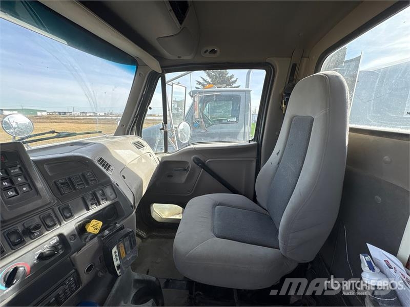 Sterling LT9500 Concrete trucks