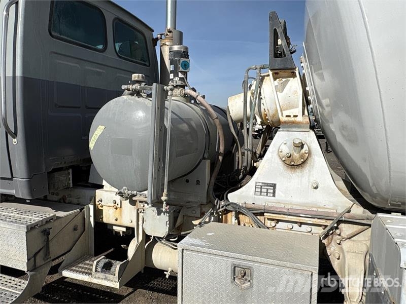 Sterling LT9500 Concrete trucks