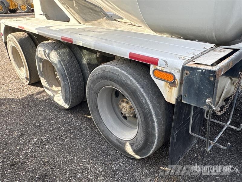 Sterling LT9500 Kamioni mešalice za beton