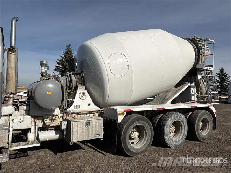 Sterling LT9500 Concrete trucks