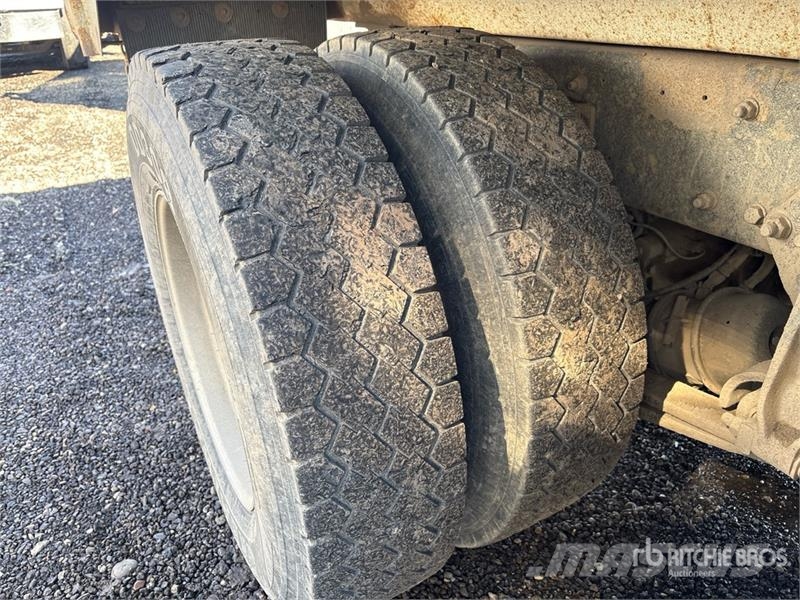 Sterling LT9500 Lastbiler med tip