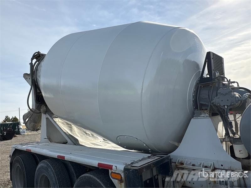 Sterling LT9500 Concrete trucks
