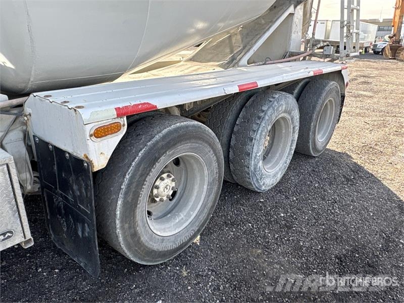 Sterling LT9500 Kamioni mešalice za beton