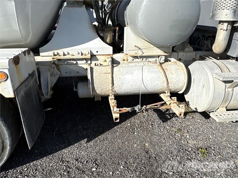 Sterling LT9500 Kamioni mešalice za beton