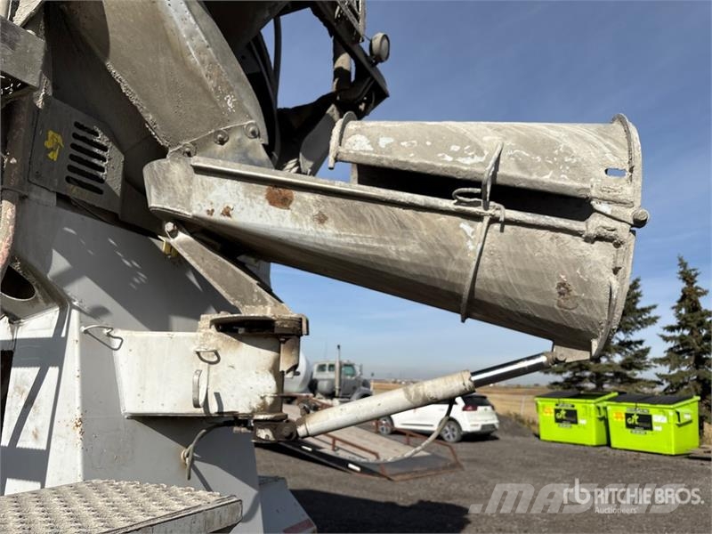 Sterling LT9500 Concrete trucks
