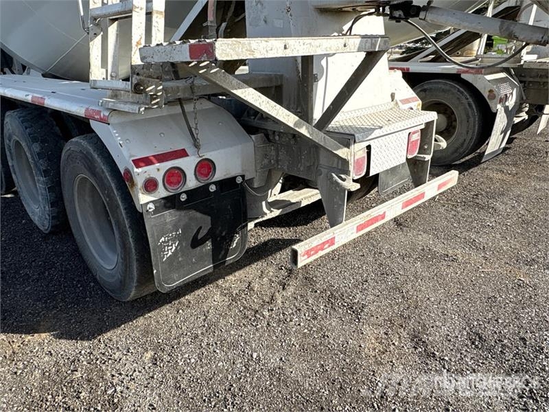 Sterling LT9500 Kamioni mešalice za beton