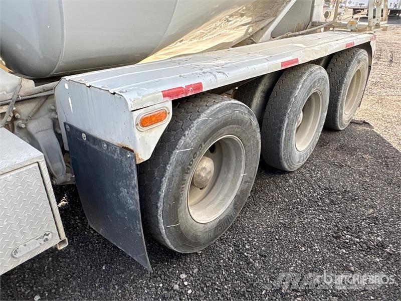 Sterling LT9500 Kamioni mešalice za beton