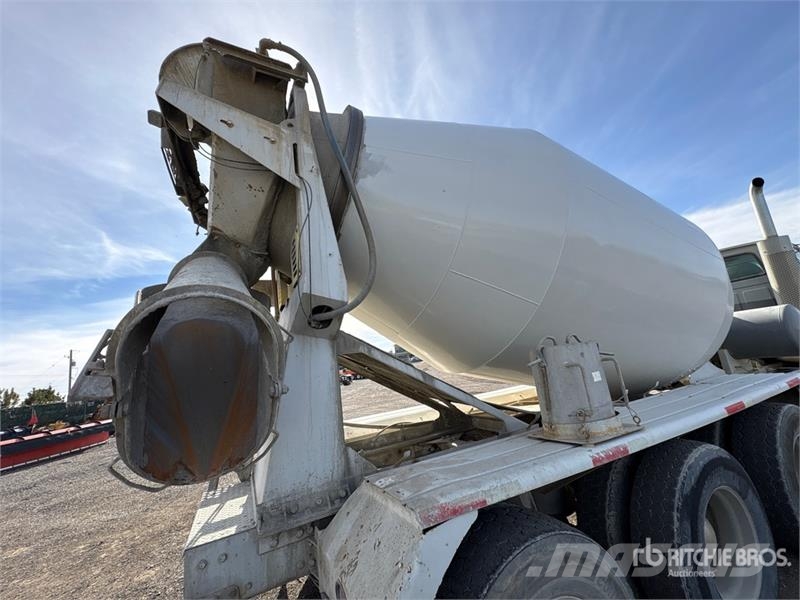 Sterling LT9500 Concrete trucks