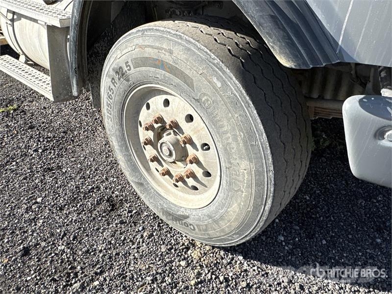 Sterling LT9500 Kamioni mešalice za beton