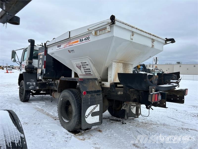 Sterling RA-400 300 gal on Sterling 4x2 Hot Patch Truck Tovornjaki cisterne