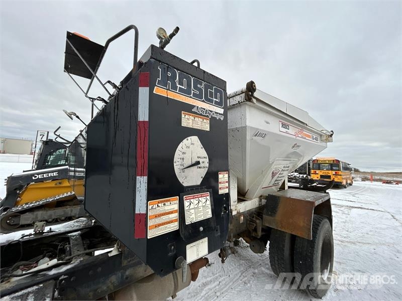 Sterling RA-400 300 gal on Sterling 4x2 Hot Patch Truck Tovornjaki cisterne