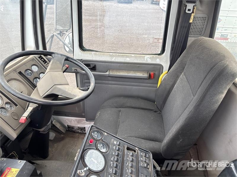 Sterling SC8000 Camiões varredores