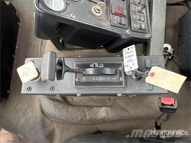 Sterling SC8000 Camiões varredores