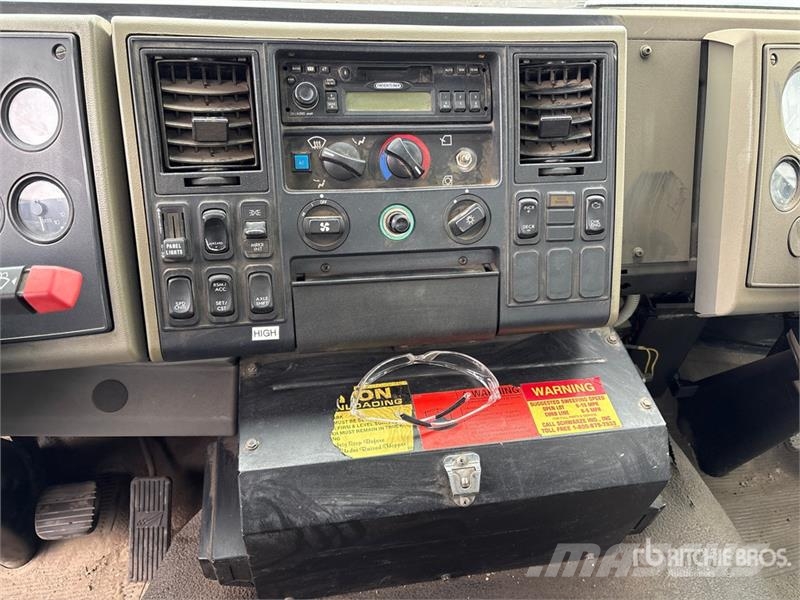 Sterling SC8000 Camiões varredores