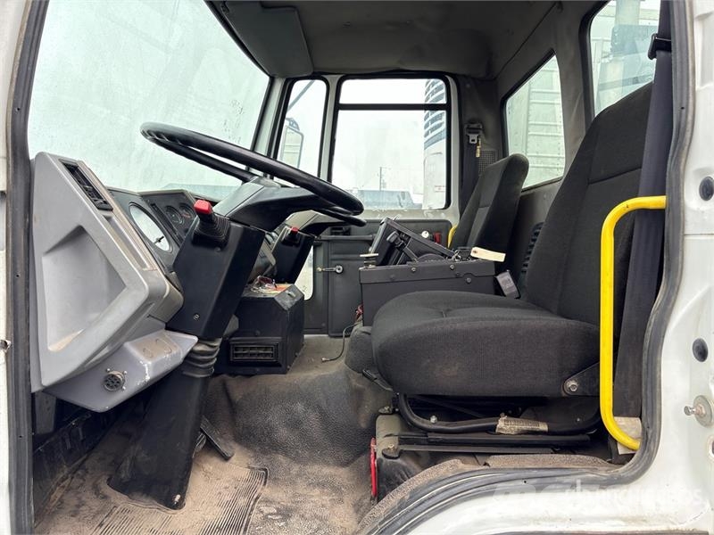 Sterling SC8000 Camiões varredores