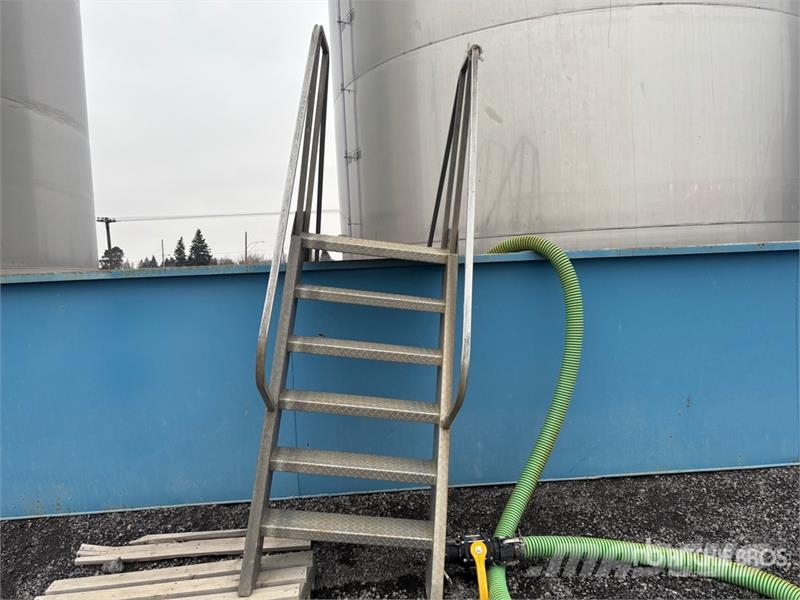 Stewart Steel 50 ft x 20 ft Containment Tank Bränsle och tillsatstankar