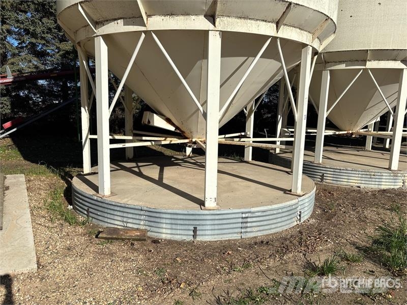  Stor-King +/- 2500 bu 3 Ring Smooth Wall Hopper Gr وحدات / آلات معالجة المحاصيل وتخزينها - أخرى