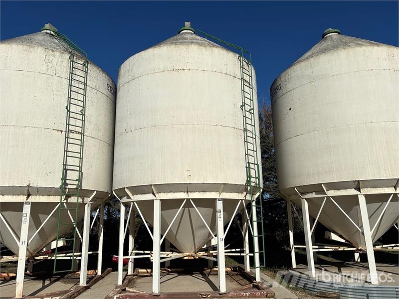  Stor-King +/- 2500 bu 3 Ring Smooth Wall Hopper Gr وحدات / آلات معالجة المحاصيل وتخزينها - أخرى