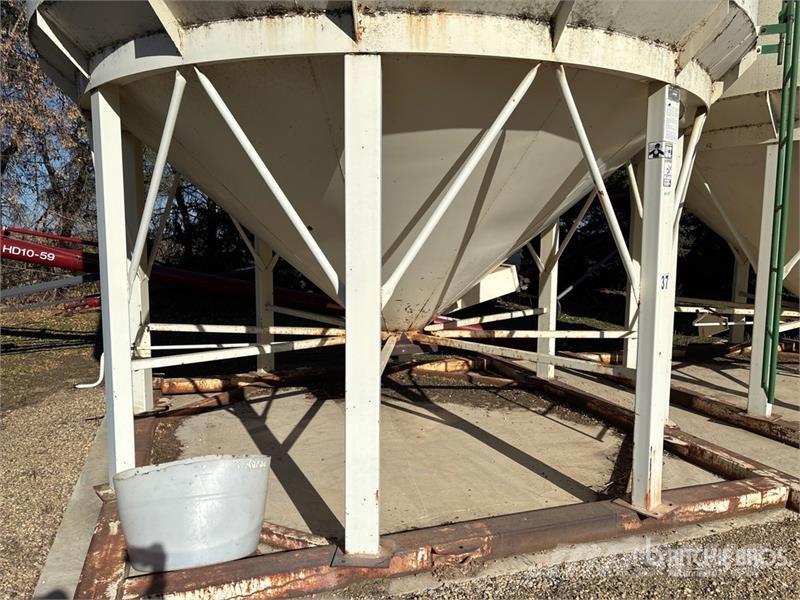  Stor-King +/- 2500 bu 3 Ring Smooth Wall Hopper Gr وحدات / آلات معالجة المحاصيل وتخزينها - أخرى