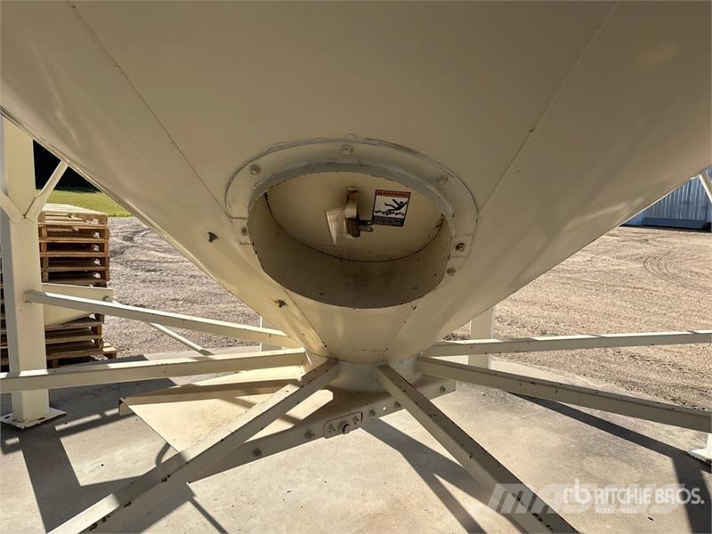 Stor-King +/- 3500 bu 4 Ring Smooth Wall Hopper Gr Macchine/unitá di lavorazione e stoccaggio/altri