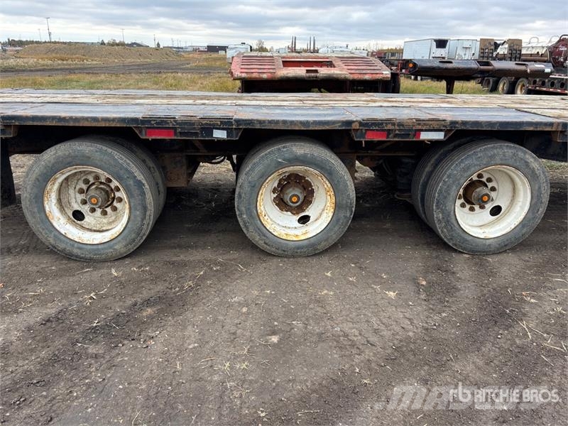 Stoughton 53 ft Tri/A Step Deck Trailer Низькорамні причепи