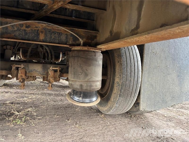 Stoughton 53 ft Tri/A Step Deck Trailer Низькорамні причепи