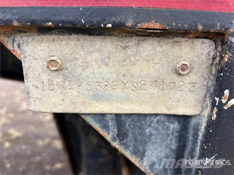 Stoughton 53 ft Tri/A Step Deck Trailer Низькорамні причепи