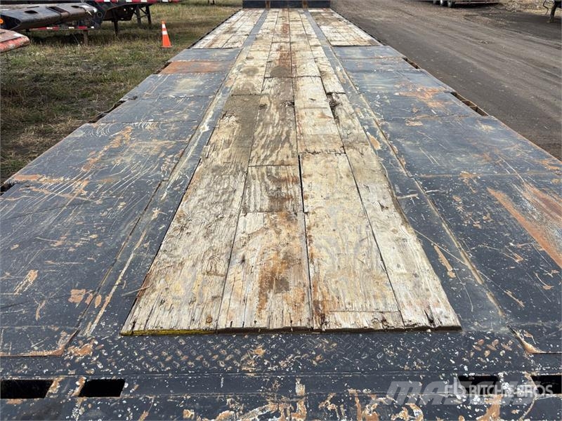 Stoughton 53 ft Tri/A Step Deck Trailer Низькорамні причепи