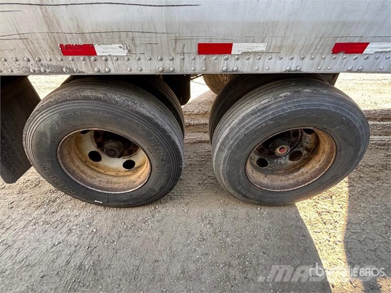 Stoughton 53 ft x 102 in T/A Van Trailer Dengtos priekabos