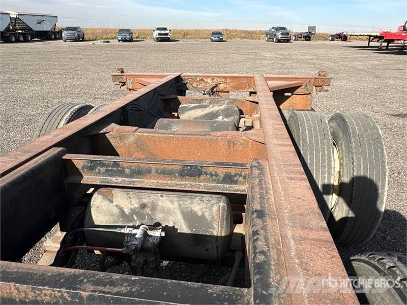 Stoughton Tri/A Extendable Container Trailer مقطورات حاويات