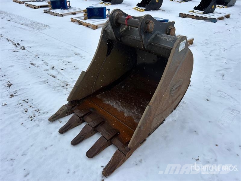 Strickland 36 in Digging Pin On Excavator Bucket - Fits 120 S Schaufeln