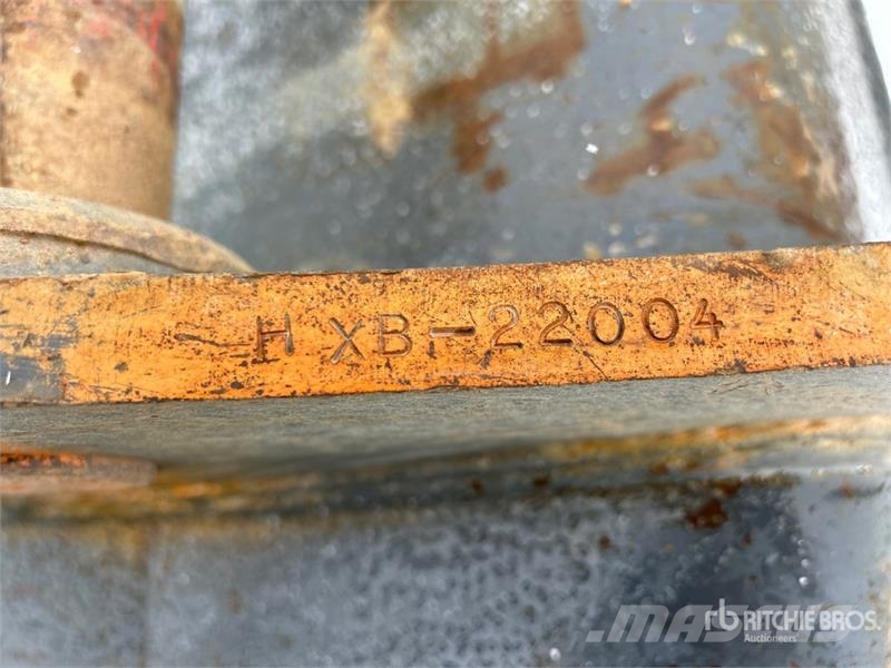 Strickland 36 in Digging Pin On Excavator Bucket - Fits 120 S Schaufeln