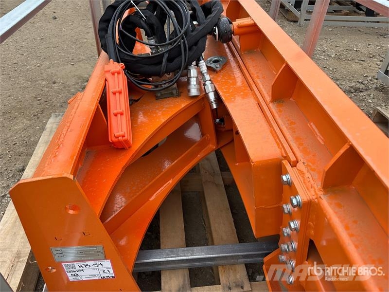 Suihe SSD-A 72 in Angle Skid Steer Dozer (Unused) Cuchillas